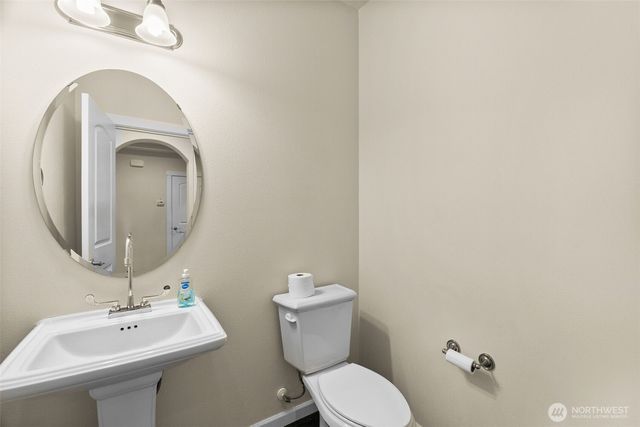 4218 Goldcrest Drive NW, Olympia, WA 98502