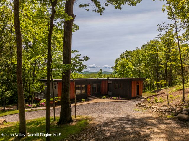 490 Old Route 82, Craryville, NY 12521