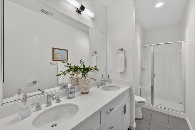 425 Outrigger Ln, West Sacramento, CA 95605