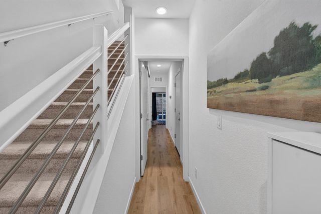 425 Outrigger Ln, West Sacramento, CA 95605