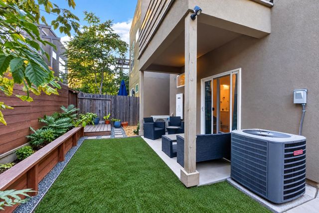 425 Outrigger Ln, West Sacramento, CA 95605