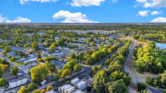 425 Outrigger Ln, West Sacramento, CA 95605