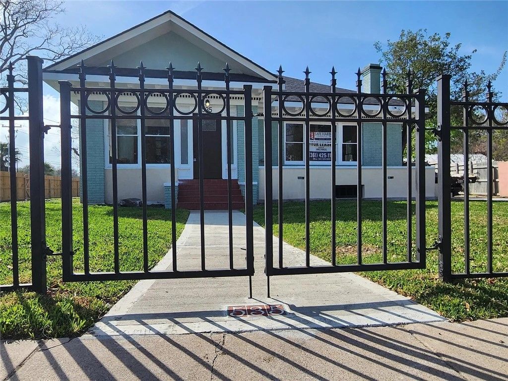 535 S Carancahua St, Corpus Christi, TX 78401 — photo 3
