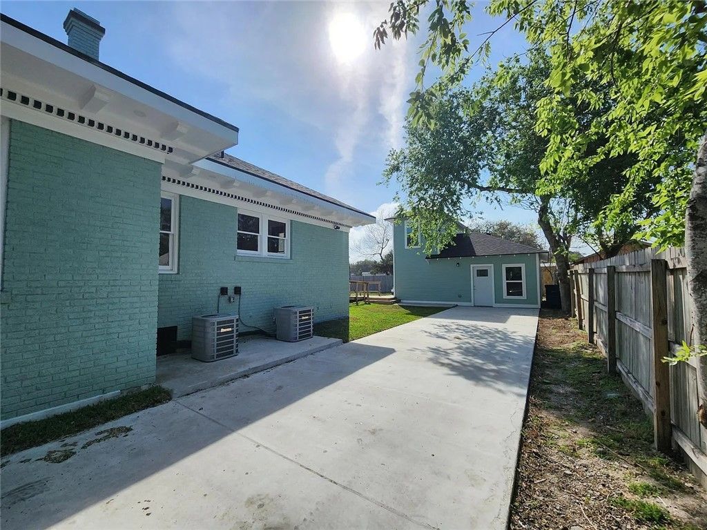 535 S Carancahua St, Corpus Christi, TX 78401 — photo 5