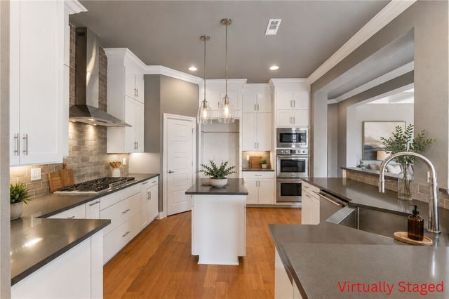 4409 SW Hollowbrook Street, Bentonville, AR 72713