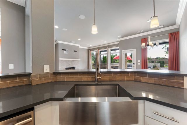 4409 SW Hollowbrook Street, Bentonville, AR 72713