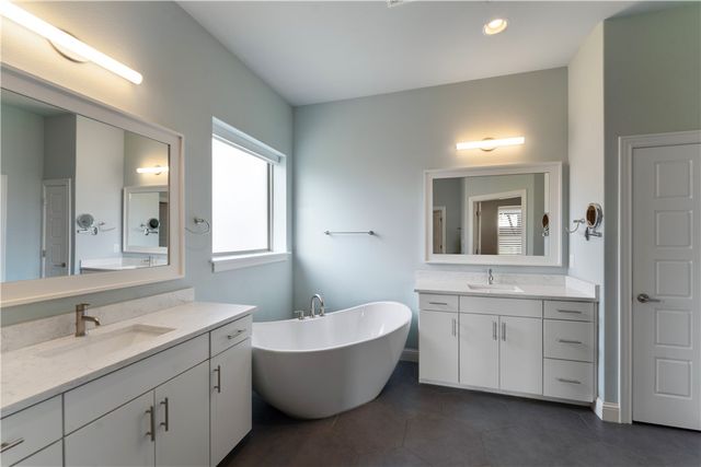 4409 SW Hollowbrook Street, Bentonville, AR 72713