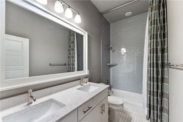 4409 SW Hollowbrook Street, Bentonville, AR 72713
