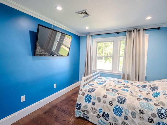 159 Mishawum Rd, Woburn, MA 01801
