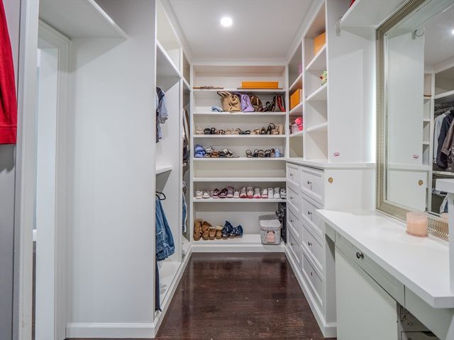 159 Mishawum Rd, Woburn, MA 01801