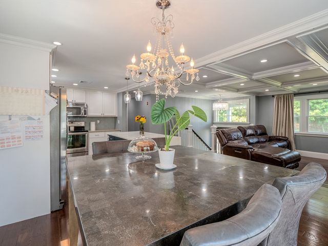 159 Mishawum Rd, Woburn, MA 01801