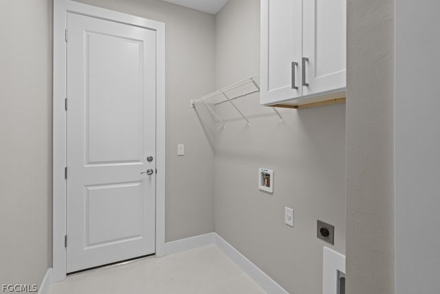 3419 SW 5TH PL, Cape Coral, FL 33993