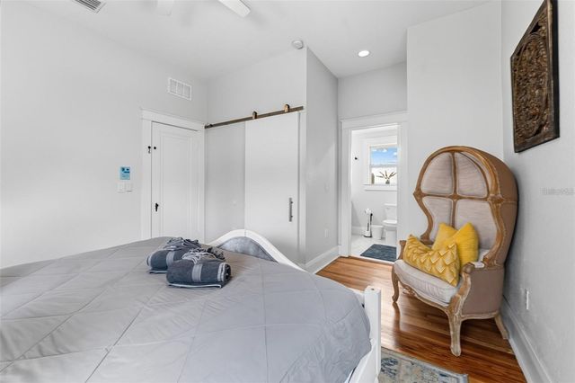 2131 W CYPRESS STREET, Tampa, FL 33606