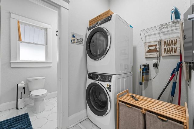 2131 W CYPRESS STREET, Tampa, FL 33606