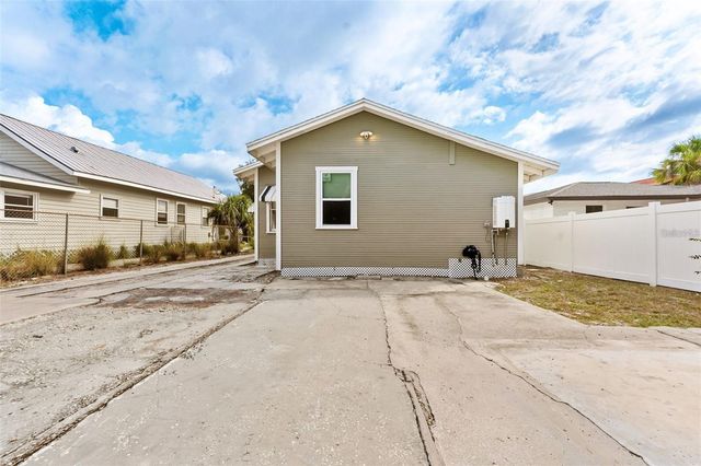 2131 W CYPRESS STREET, Tampa, FL 33606