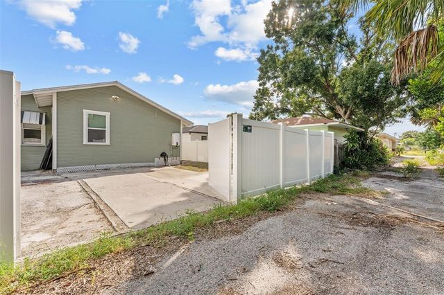 2131 W CYPRESS STREET, Tampa, FL 33606