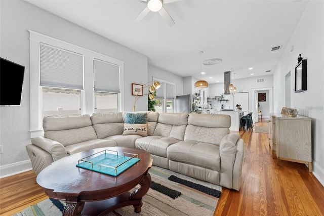 2131 W CYPRESS STREET, Tampa, FL 33606