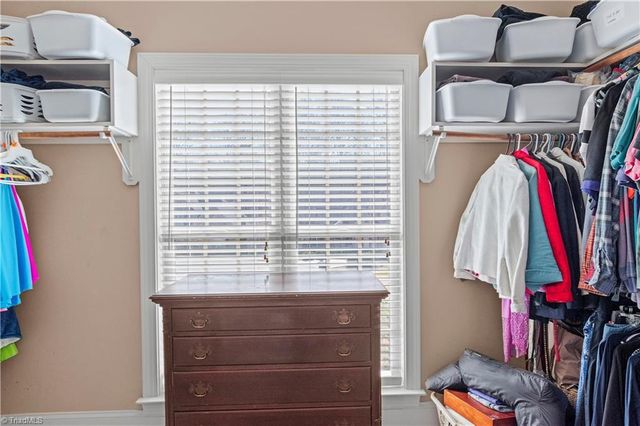 8814 Sawtooth Court, Kernersville, NC 27284