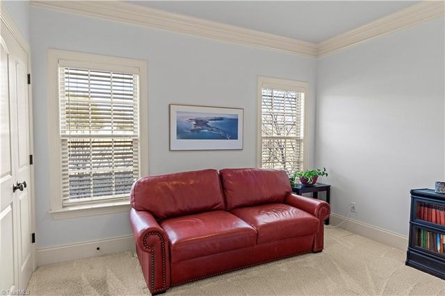 8814 Sawtooth Court, Kernersville, NC 27284