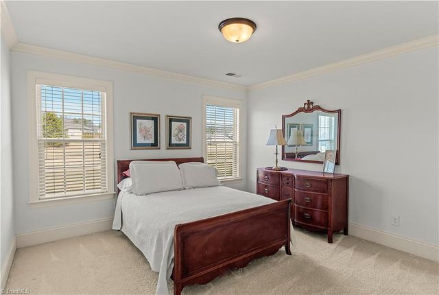 8814 Sawtooth Court, Kernersville, NC 27284