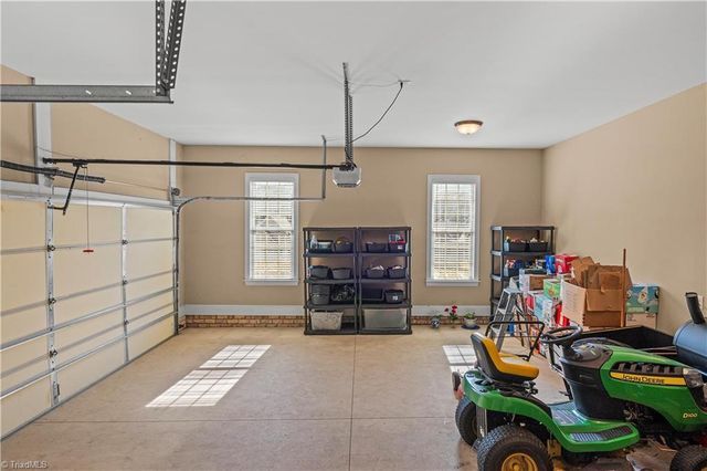 8814 Sawtooth Court, Kernersville, NC 27284