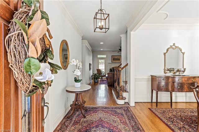 8814 Sawtooth Court, Kernersville, NC 27284