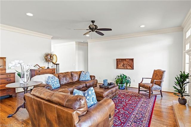 8814 Sawtooth Court, Kernersville, NC 27284