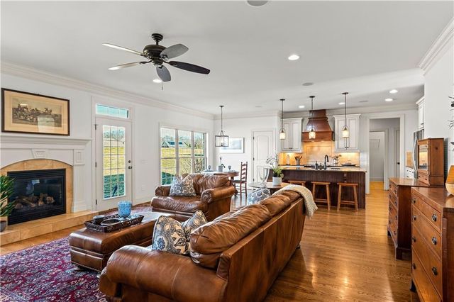 8814 Sawtooth Court, Kernersville, NC 27284