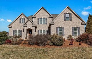 8814 Sawtooth Court, Kernersville, NC 27284