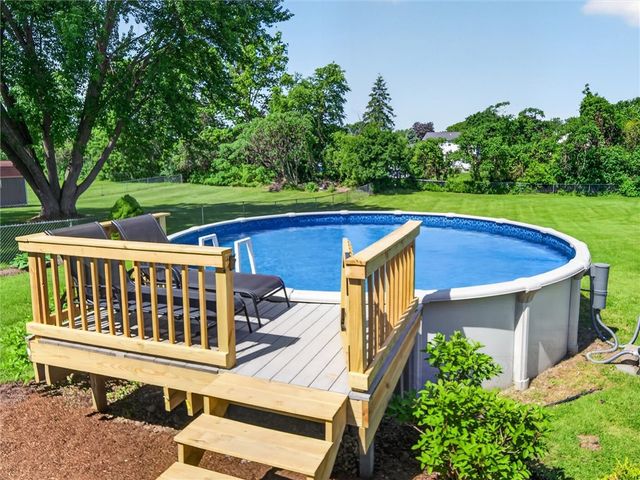 19 Ryans Run, Ogden, NY 14624