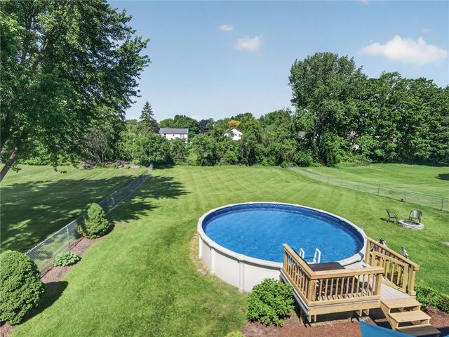 19 Ryans Run, Ogden, NY 14624
