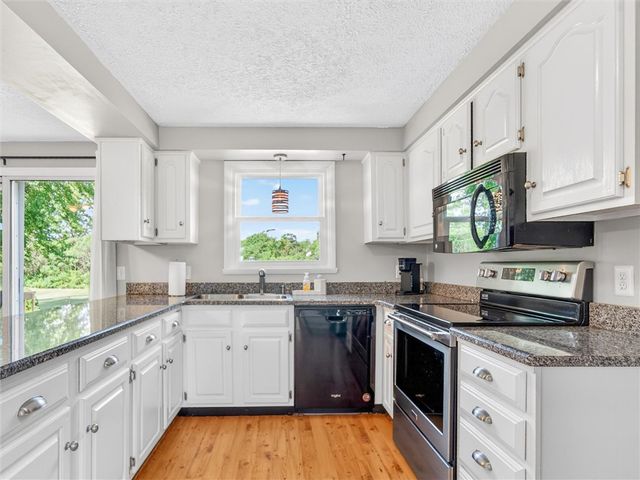 19 Ryans Run, Ogden, NY 14624