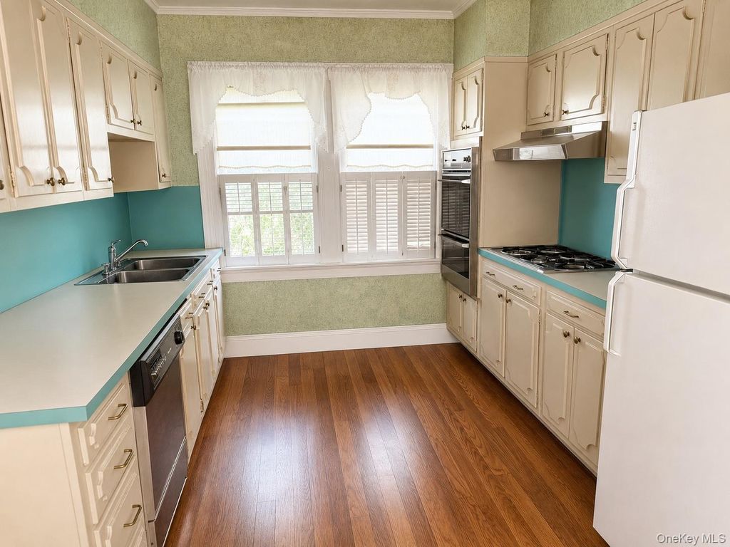 255 Beach 122nd Street, Rockaway Park, NY 11694 — photo 3