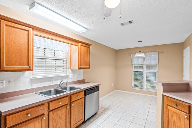 912 Claeven Circle, Fort Walton Beach, FL 32547