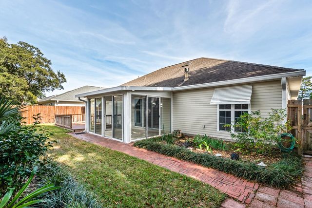 912 Claeven Circle, Fort Walton Beach, FL 32547