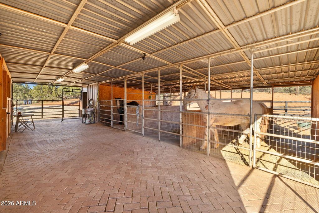 Image 9 of property listing at 140 Raven Drive, Sedona, AZ 86336