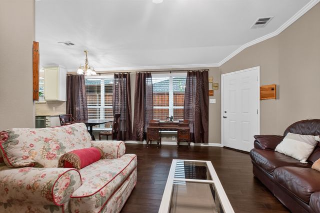 321 Pemberton Drive, Wylie, TX 75098