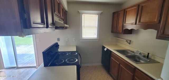 3221 Whitewood Way, Castle Hayne, NC 28429
