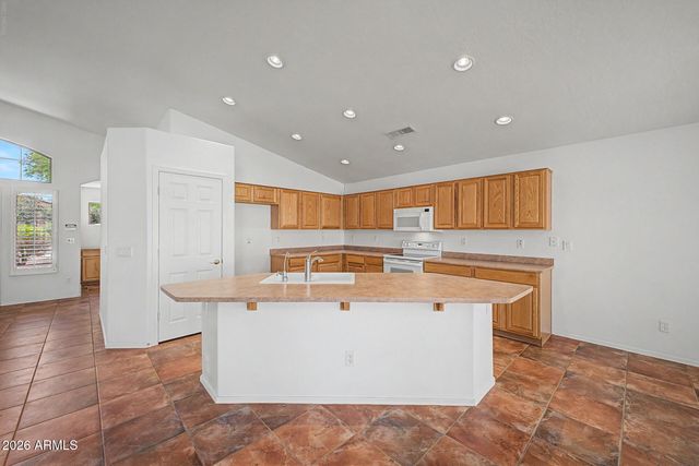 8605 W APACHE Street, Tolleson, AZ 85353