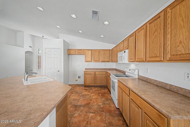 8605 W APACHE Street, Tolleson, AZ 85353