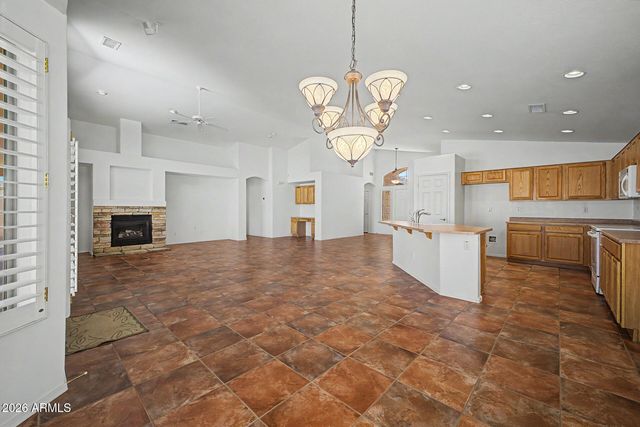 8605 W APACHE Street, Tolleson, AZ 85353