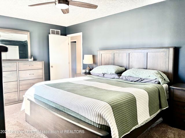 6361 Larocque Circle, Lansing, MI 48917