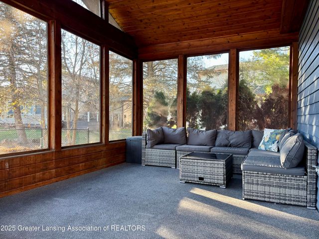 6361 Larocque Circle, Lansing, MI 48917