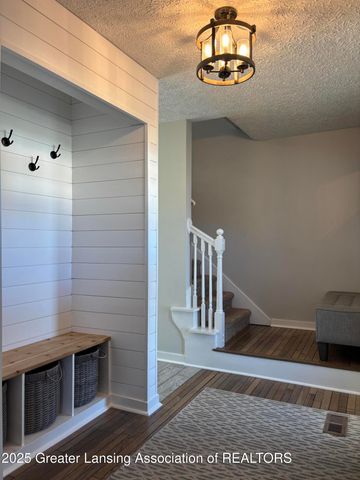 6361 Larocque Circle, Lansing, MI 48917