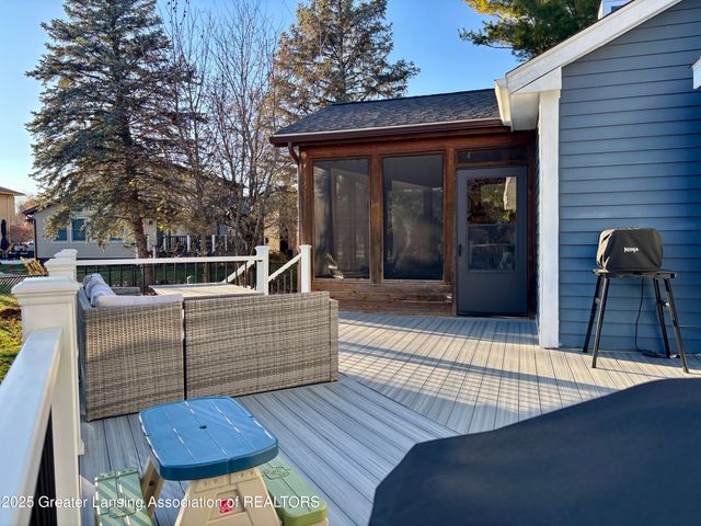 6361 Larocque Circle, Lansing, MI 48917