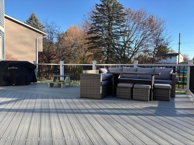 6361 Larocque Circle, Lansing, MI 48917