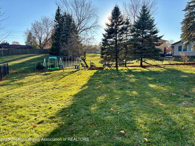 6361 Larocque Circle, Lansing, MI 48917