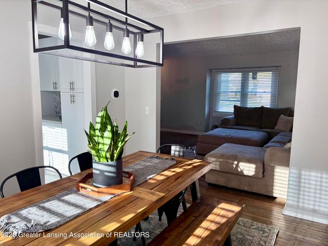 6361 Larocque Circle, Lansing, MI 48917