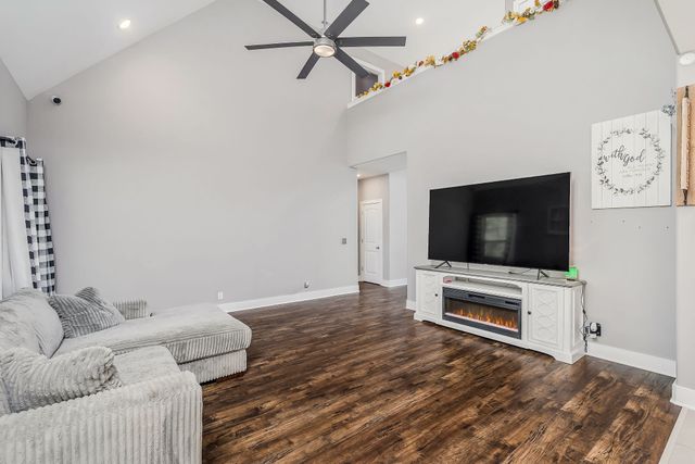 158 Briarwood Ln, Smithville, TN 37166