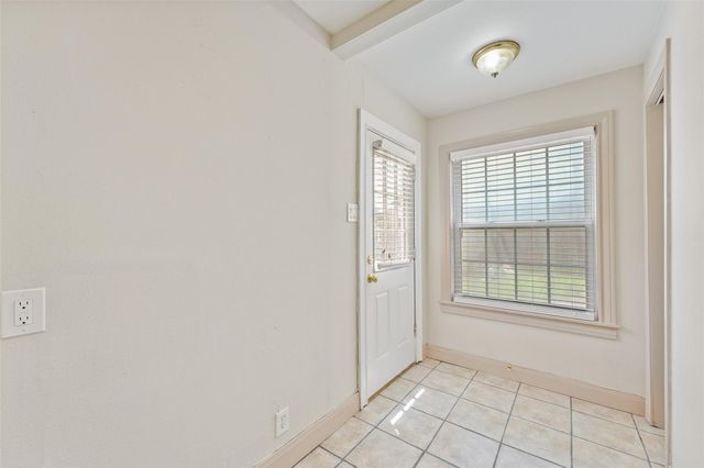 1637 Castle Court, Houston, TX 77006